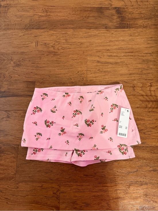 Urban Outfitters Dresses & Skirts - Urban Outfitters Pink Floral Mini Skort